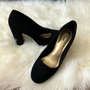 The reason that I’m selling this shoes because I don’t use them anymore